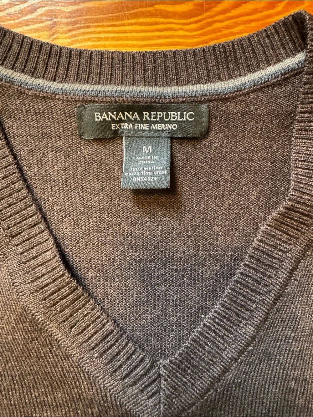 Banana Republic Men's Dark Brown Wool V-Neck Sweater